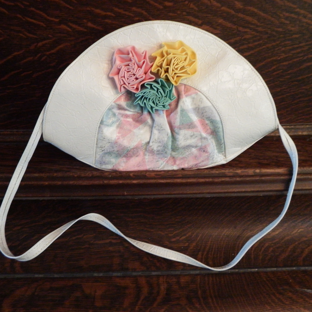 Rare Vintage Leather White Fan Shaped Floral Handbag With Pastel Flowers